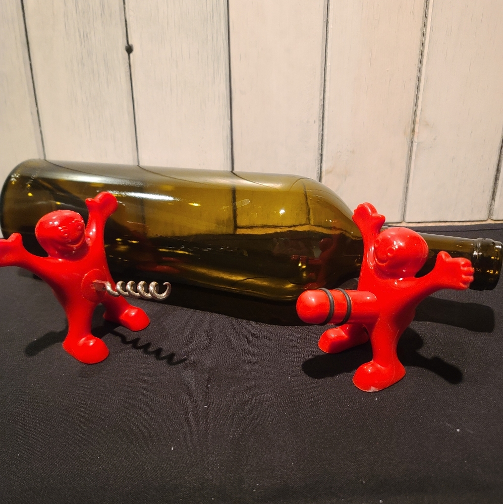 Comical Wine accessories (set of 2) by Booze Buddy